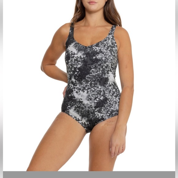 Speedo Printed‎ Sweetheart neckline monument one Piece UPF 50+ Swimsuit size 16 - Picture 1 of 7